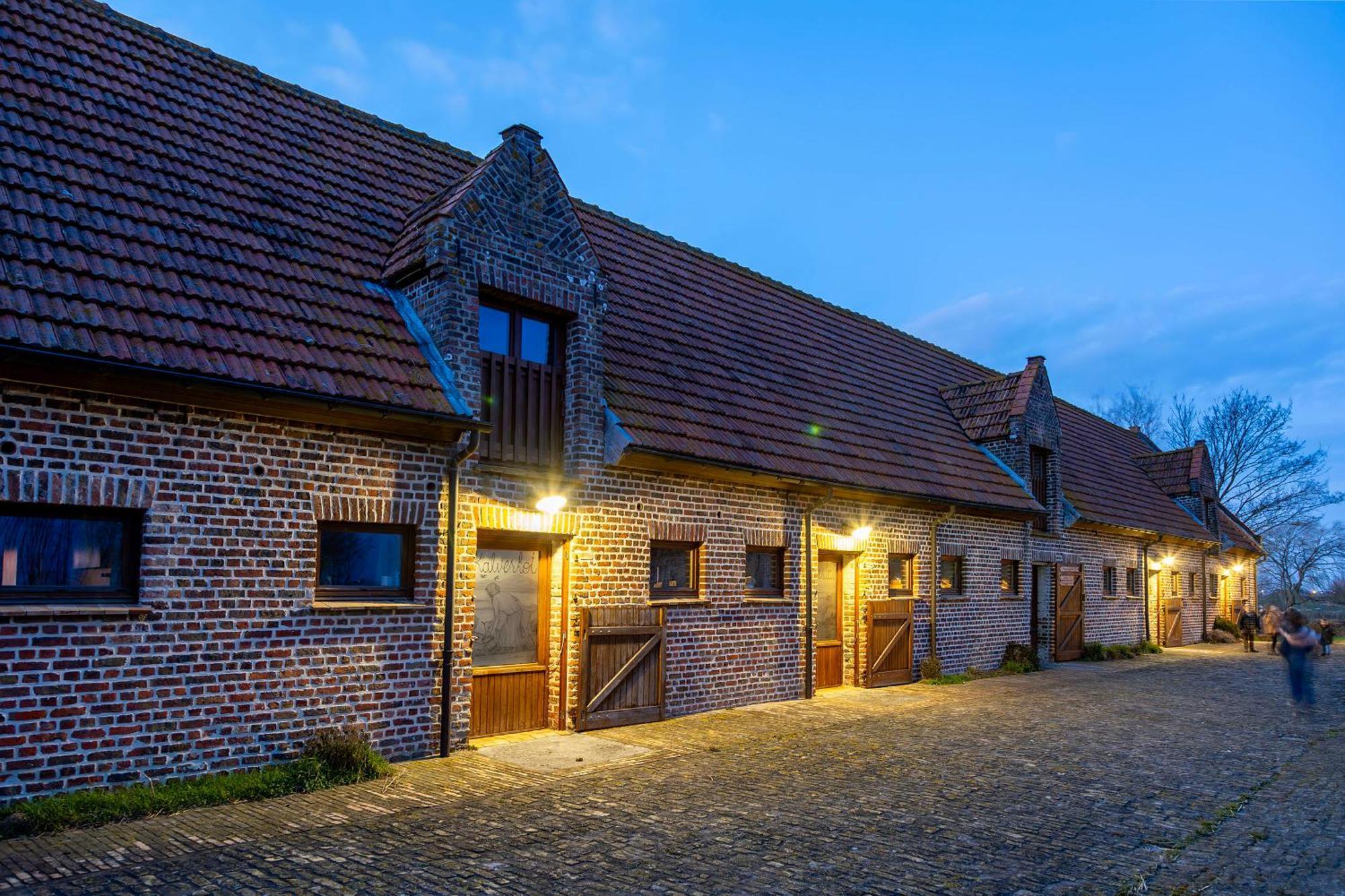 Holiday Home 'T Hof Der Witte Damen Veurne Exteriör bild