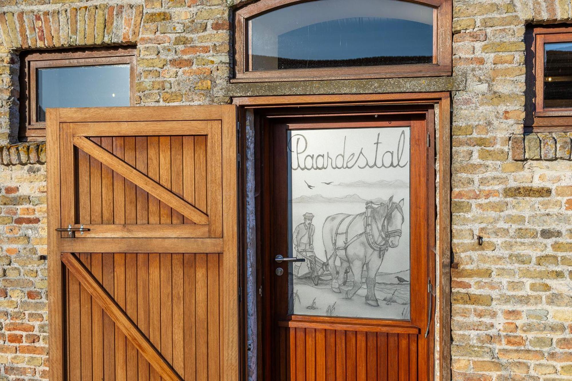 Holiday Home 'T Hof Der Witte Damen Veurne Rum bild