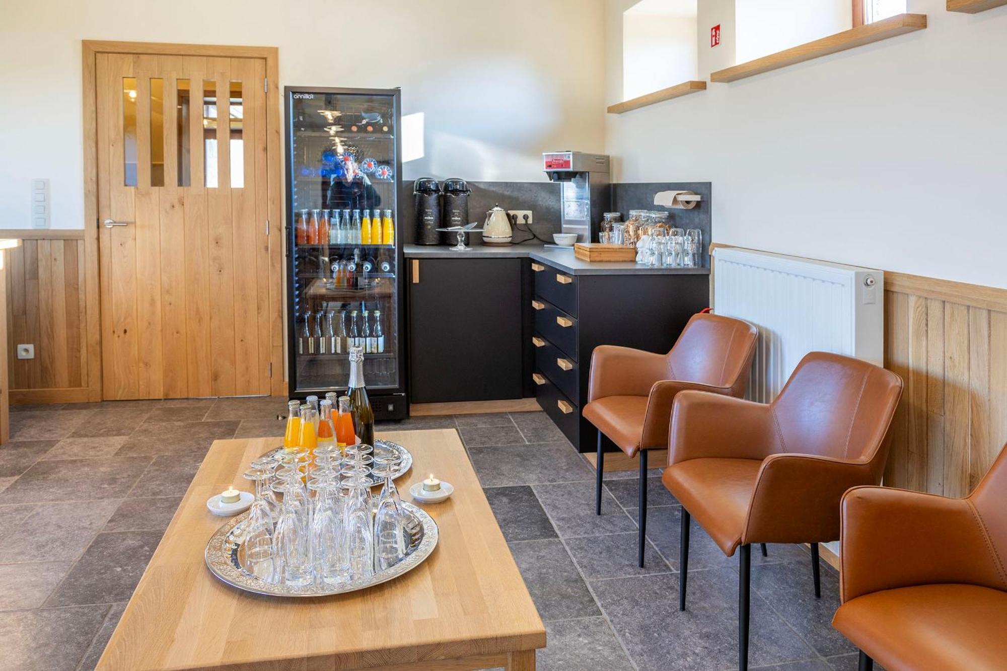 Holiday Home 'T Hof Der Witte Damen Veurne Rum bild